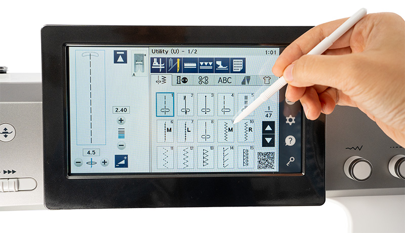 Janome Continental M8 7inch colour touchscreen